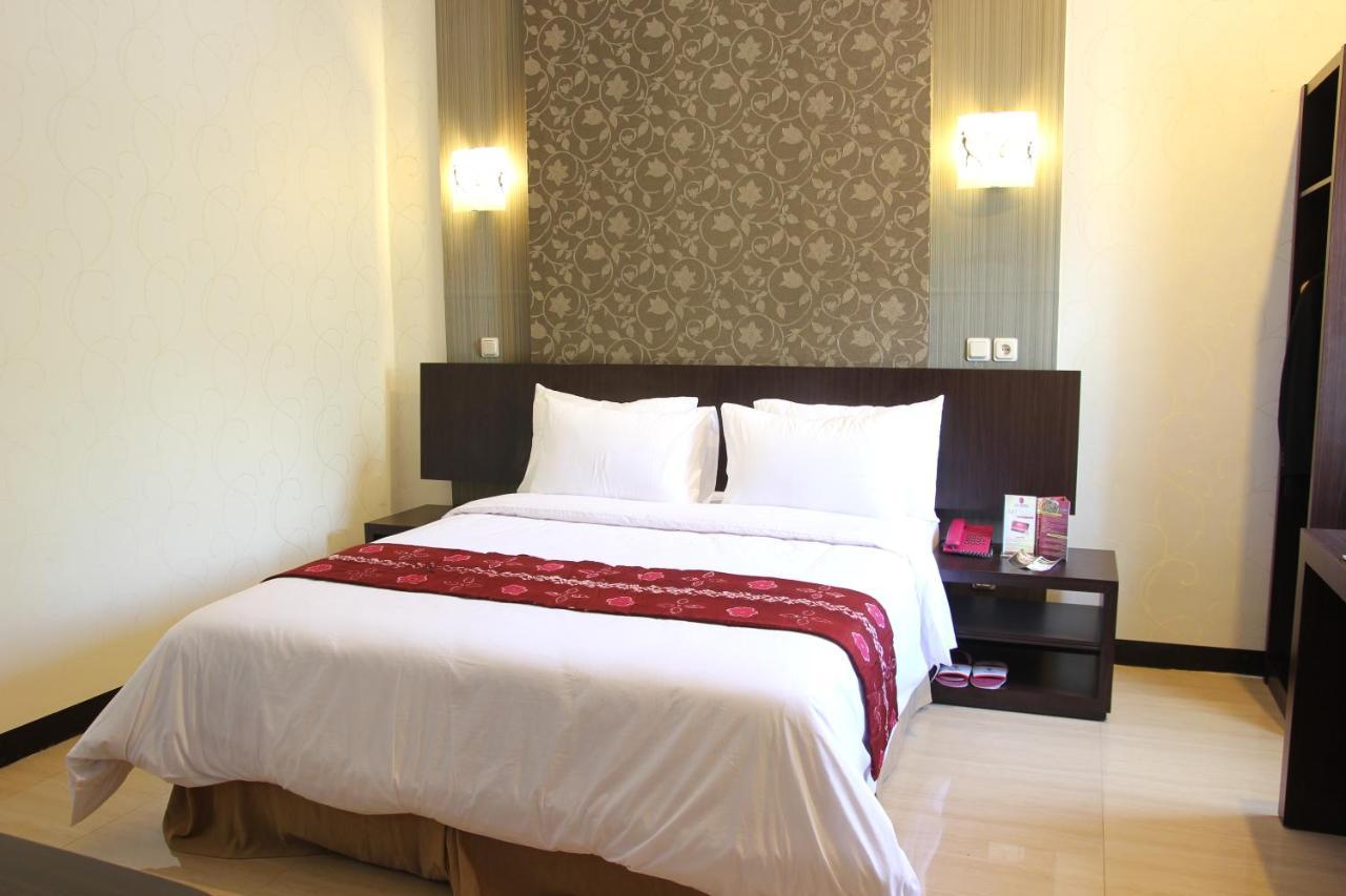 Hotel Roditha Banjarbaru Банджермасин Стая снимка