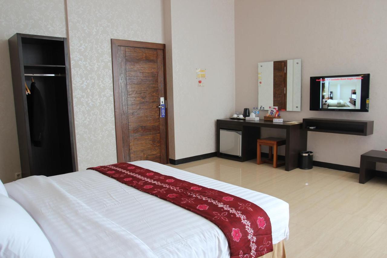 Hotel Roditha Banjarbaru Банджермасин Стая снимка