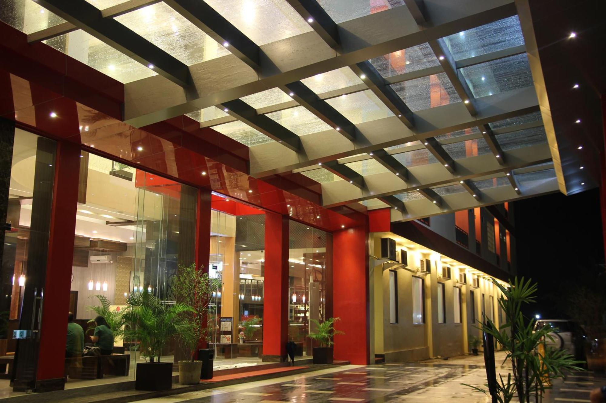 Hotel Roditha Banjarbaru Банджермасин Екстериор снимка