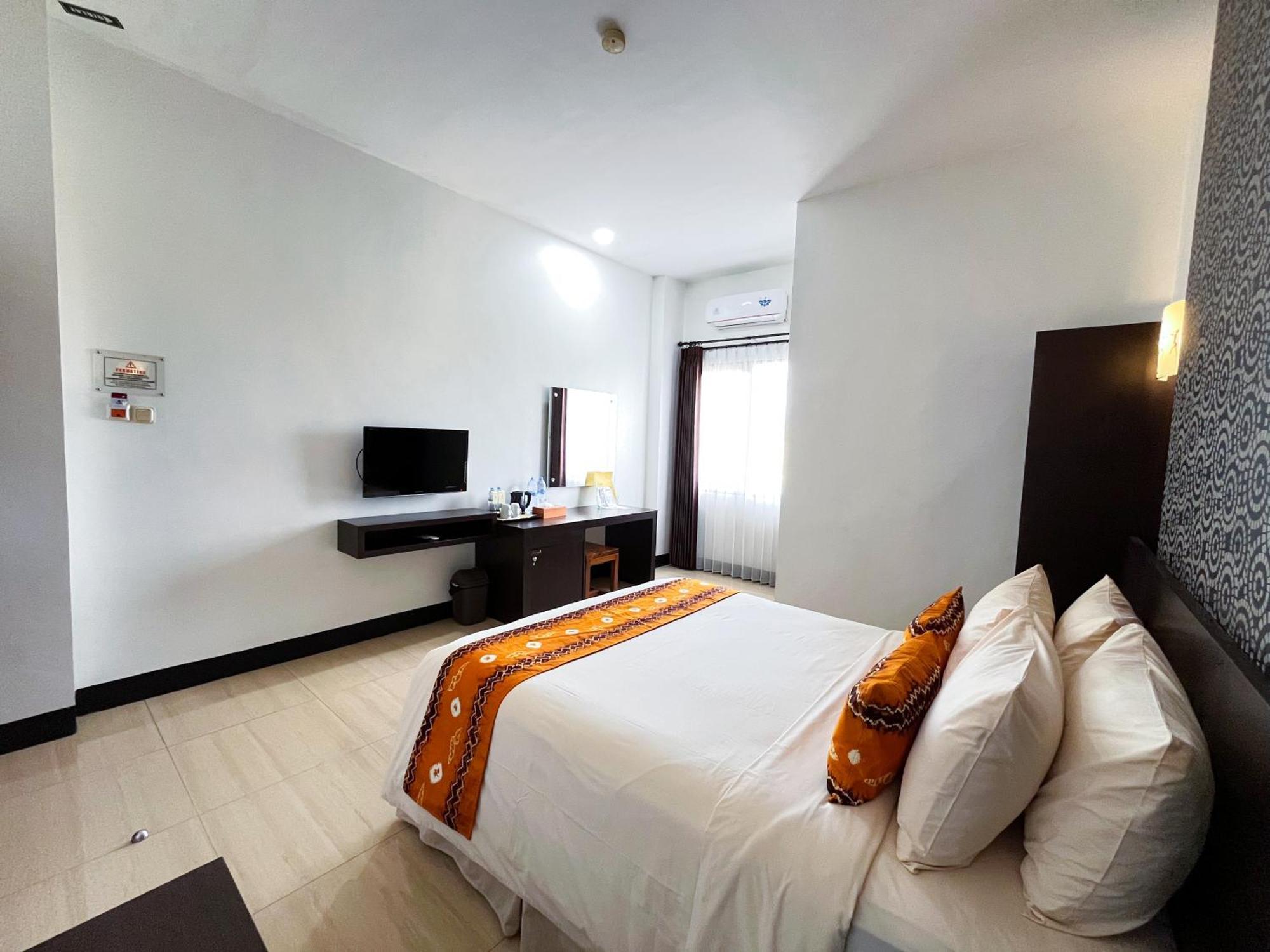 Hotel Roditha Banjarbaru Банджермасин Екстериор снимка