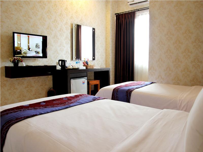 Hotel Roditha Banjarbaru Банджермасин Екстериор снимка