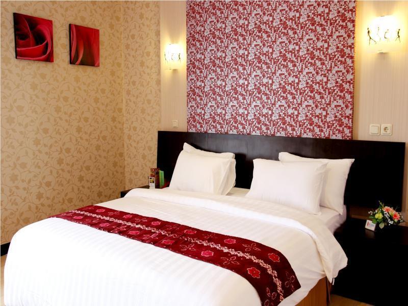 Hotel Roditha Banjarbaru Банджермасин Екстериор снимка