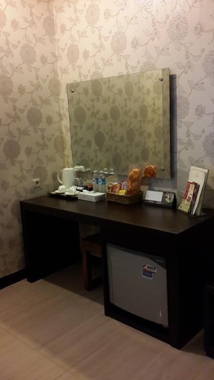 Hotel Roditha Banjarbaru Банджермасин Екстериор снимка